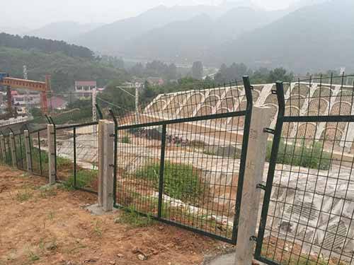 鐵路防護(hù)柵欄